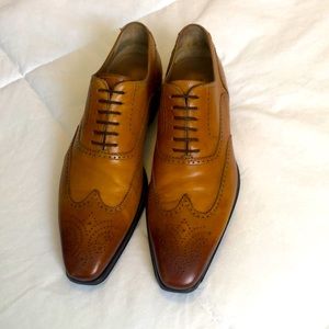 Magnanni Wingtip Oxfords in Tan (8M)